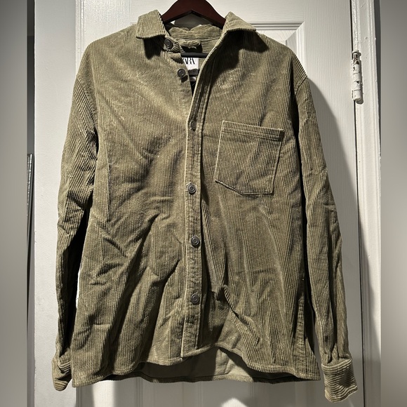 ZARA-Green Medium corduroy long sleeve/jacket - Picture 2 of 3